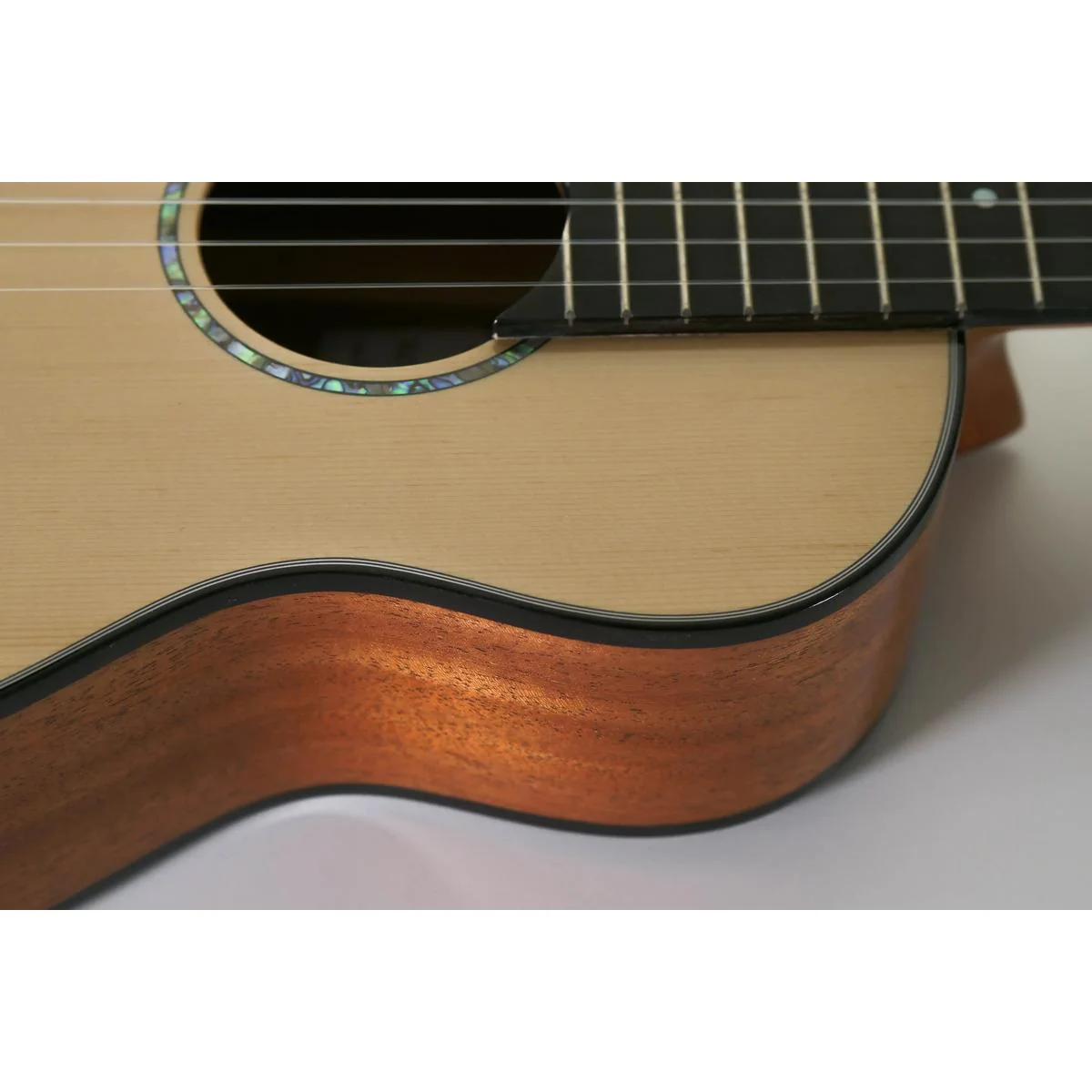 Romero Creations RC-B6-SM 6 String Baritone Guitar/Guilele Spruce/Mahogany - Nylon String - Image 3